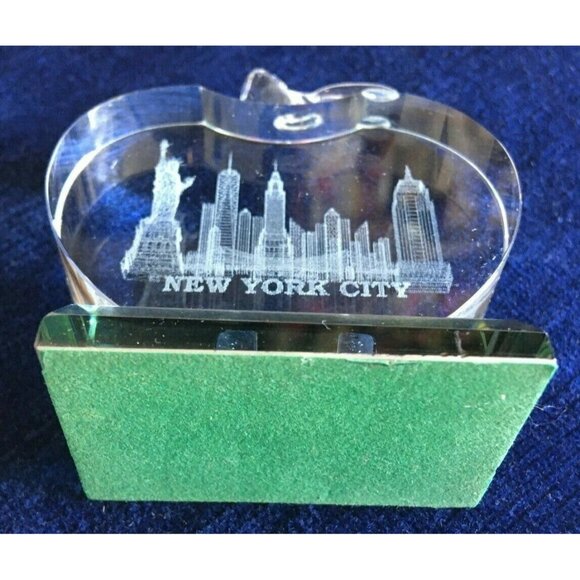 New York City Apple Art Glass Souvenir Paperweight Etched Footed 3"*3"* 1" - Picture 4 of 6